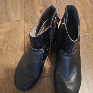 Alegria ankle boot.